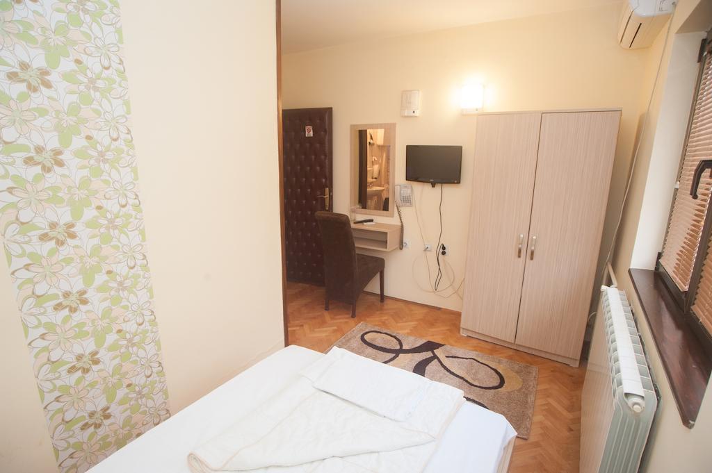 Hotel Extra Lion Md Nis Room photo